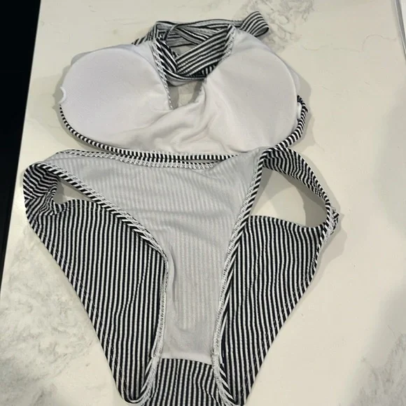 SHEIN women’s bathing suit size x-small never worn - Picture 4 of 5